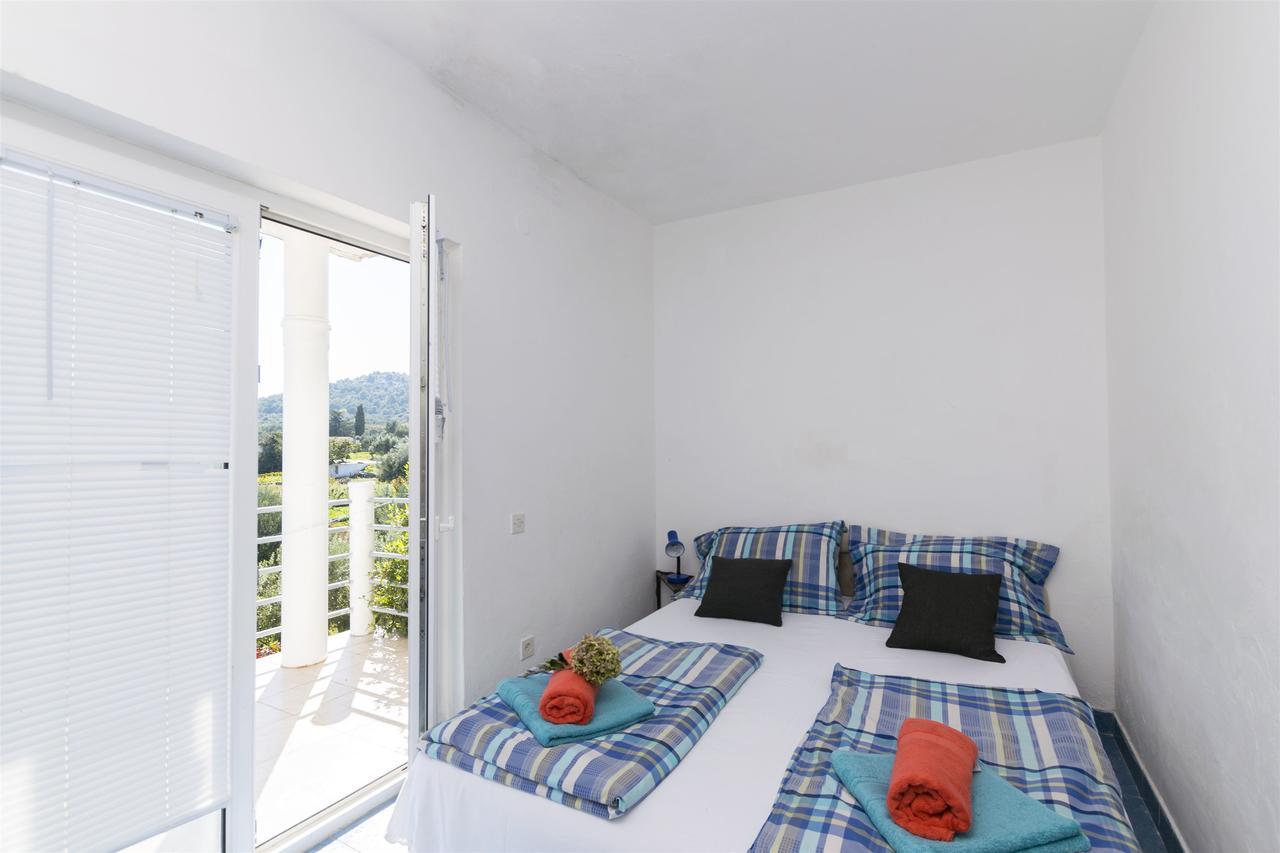 Apartments Irena Tkon Exterior foto