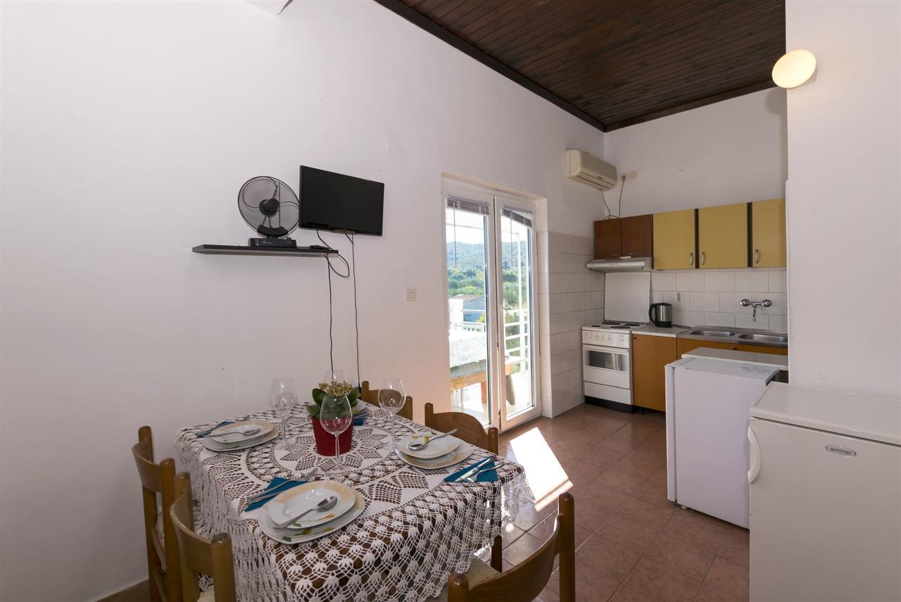 Apartments Irena Tkon Exterior foto