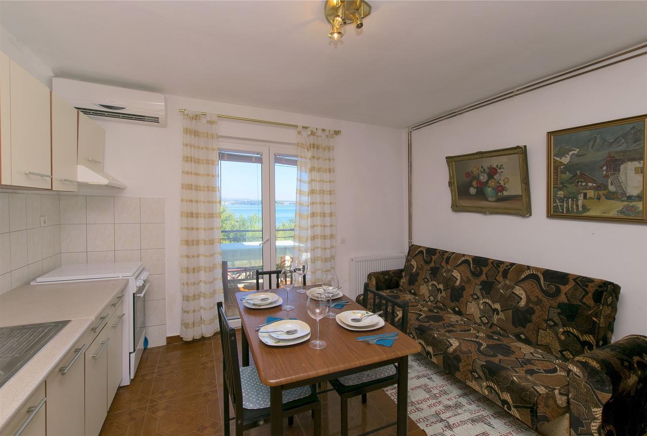 Apartments Irena Tkon Exterior foto